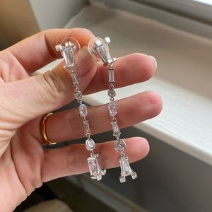 Kendra Scott Rumi Linear Earrings